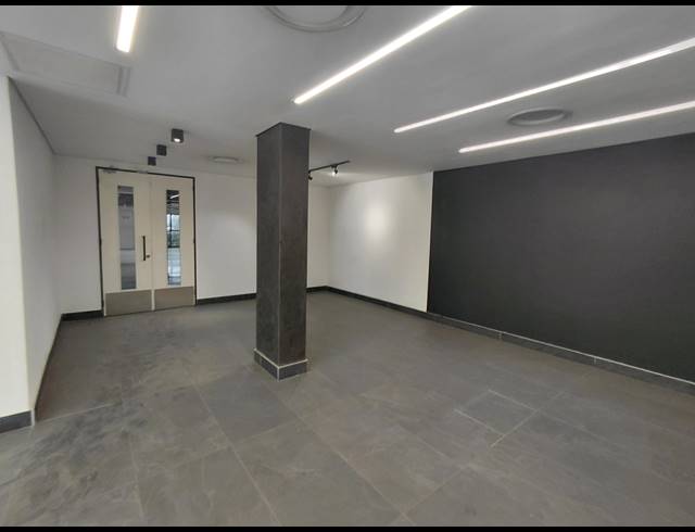 2,590M² OFFICE TO LET IN BRYANSTON